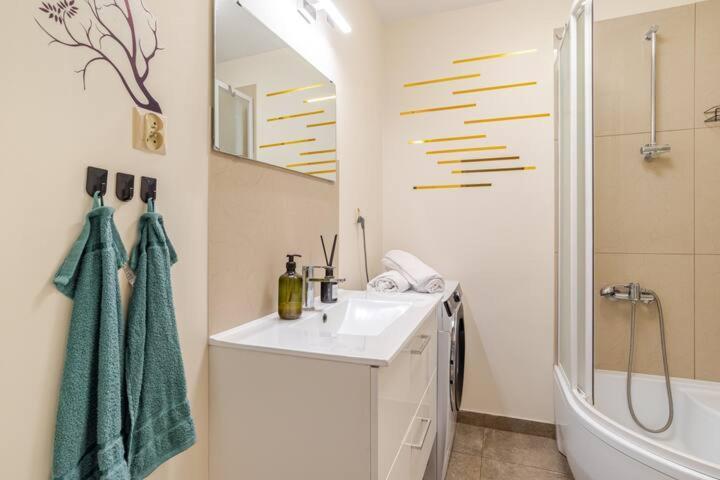 Apartament Gem *